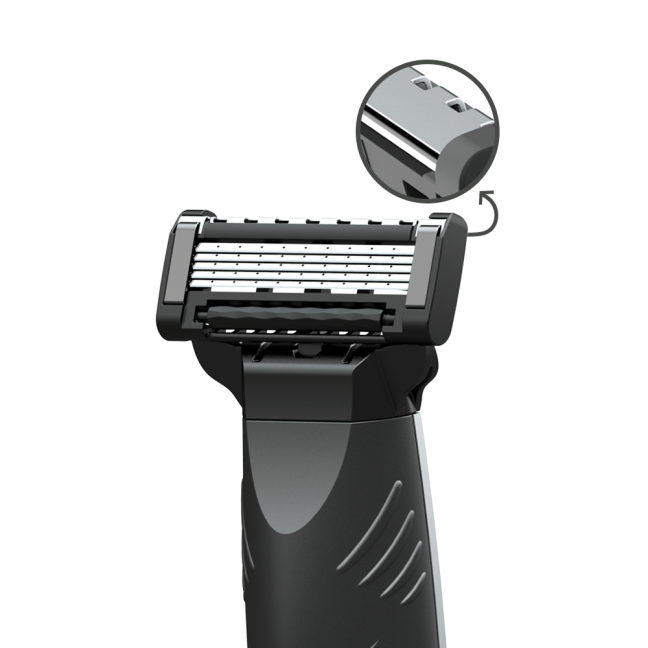 Electric razor with detachable blade