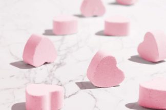 Heart shaped pink mini bath fizzers