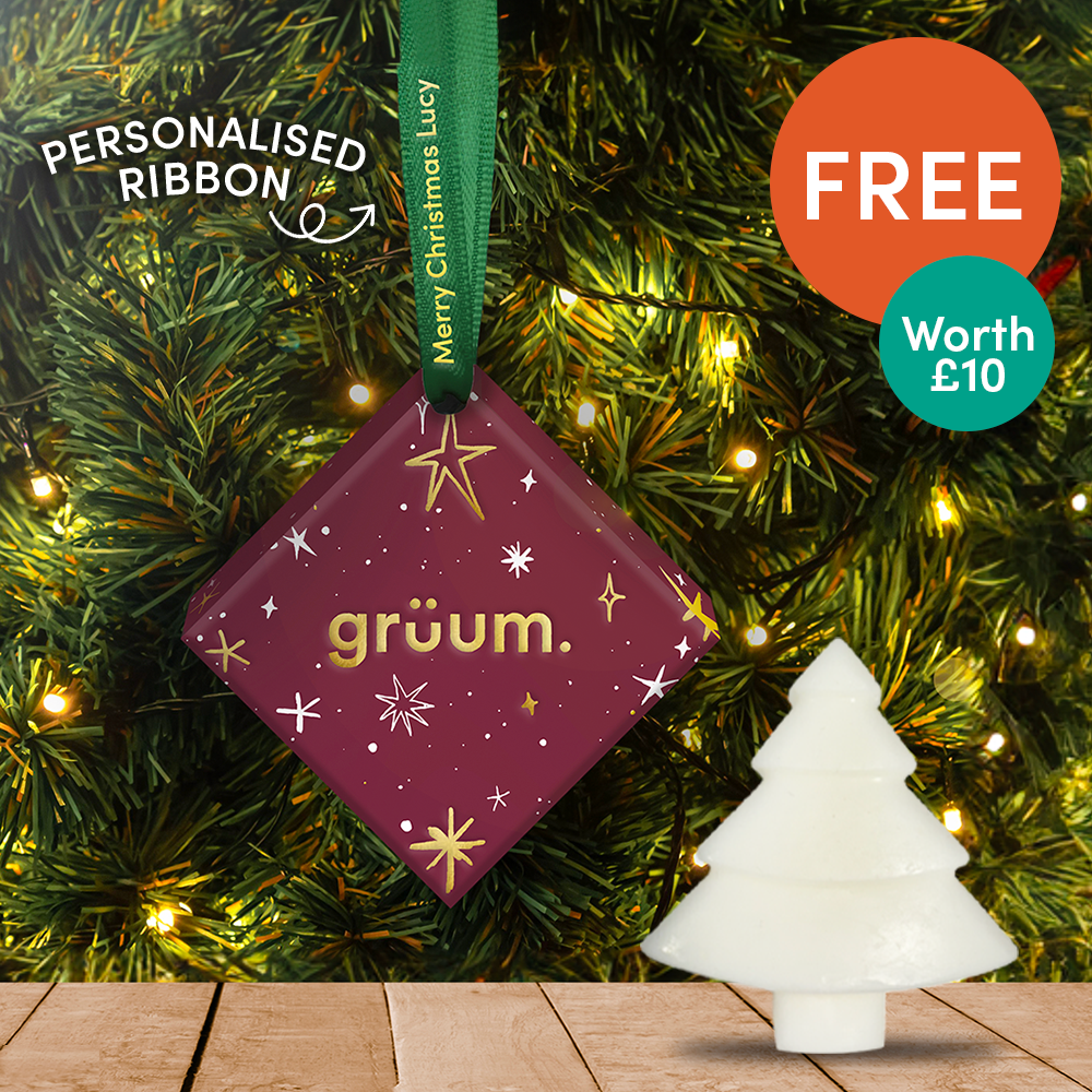 Christmas ornament with personalised ribbon