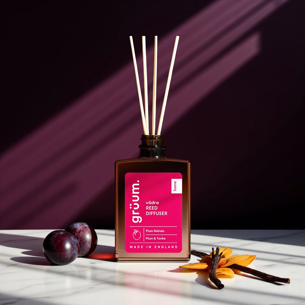 Reed diffuser with plums and vanilla