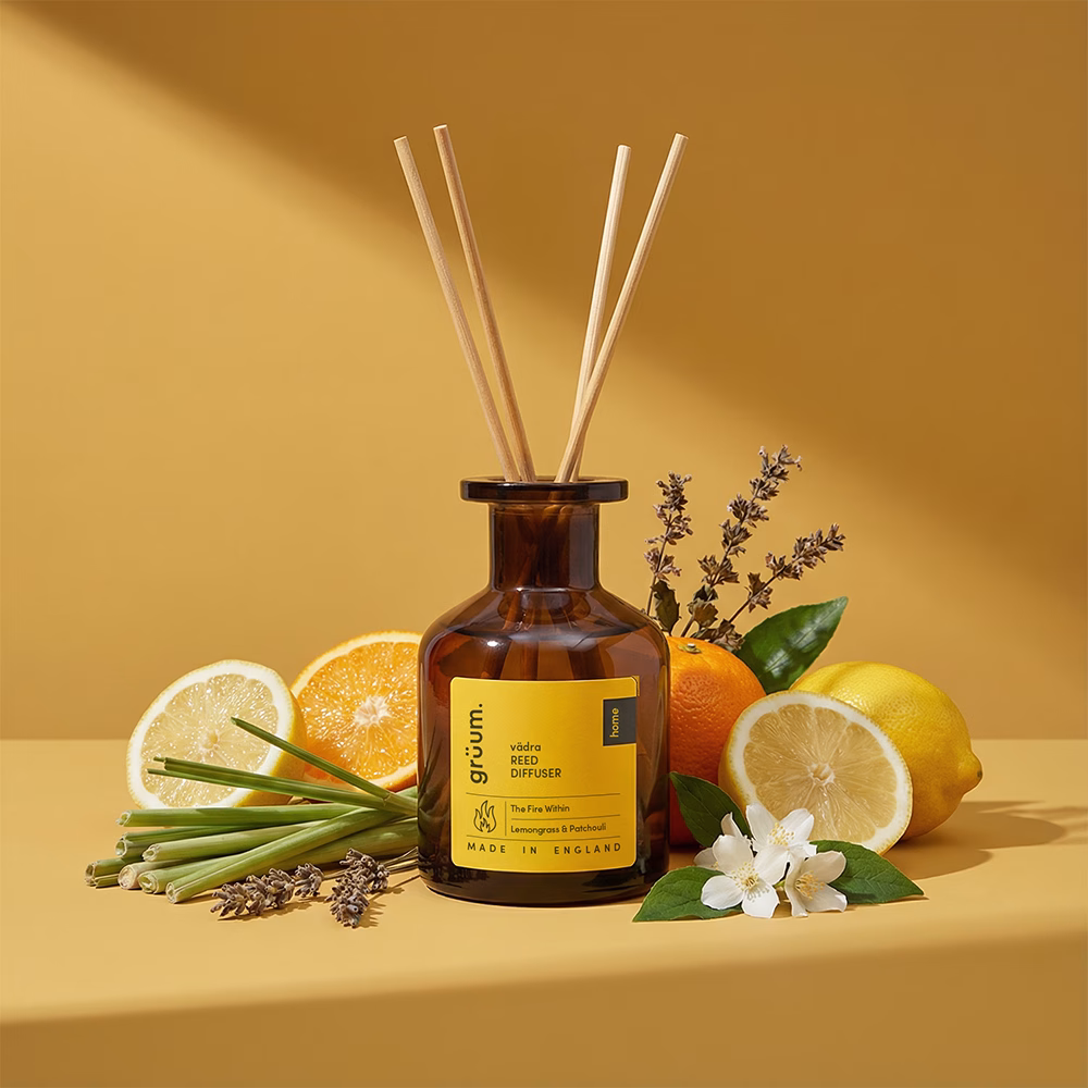 Reed diffuser with citrus and flowers